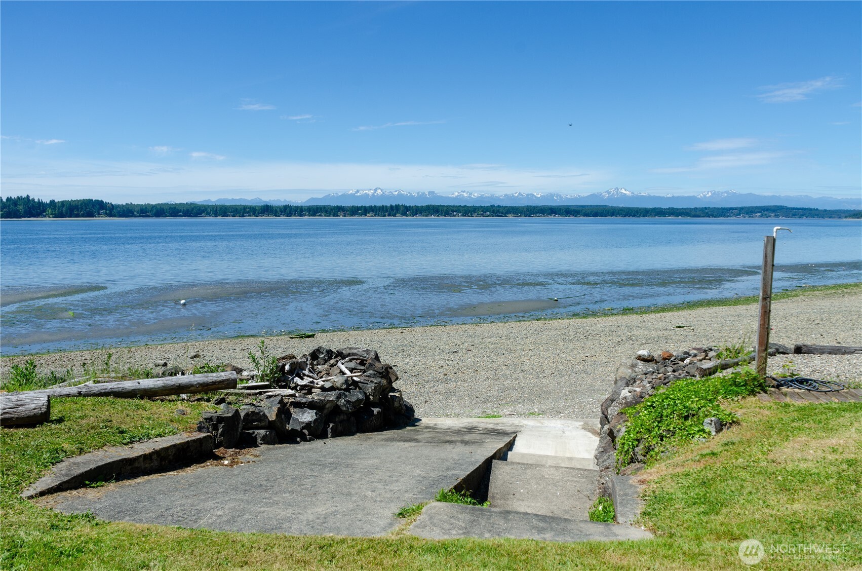 7504 Crescent Beach Road NW