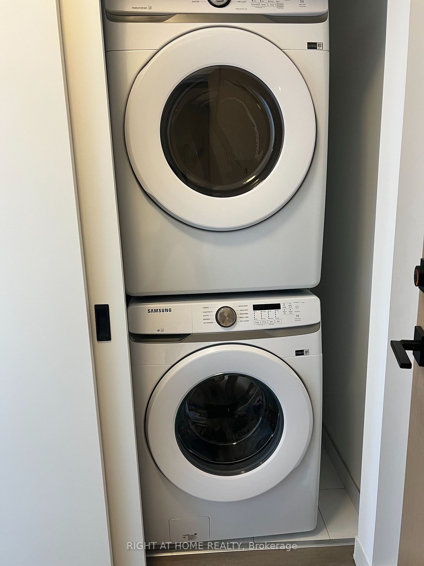 36 Zorra St 2303
