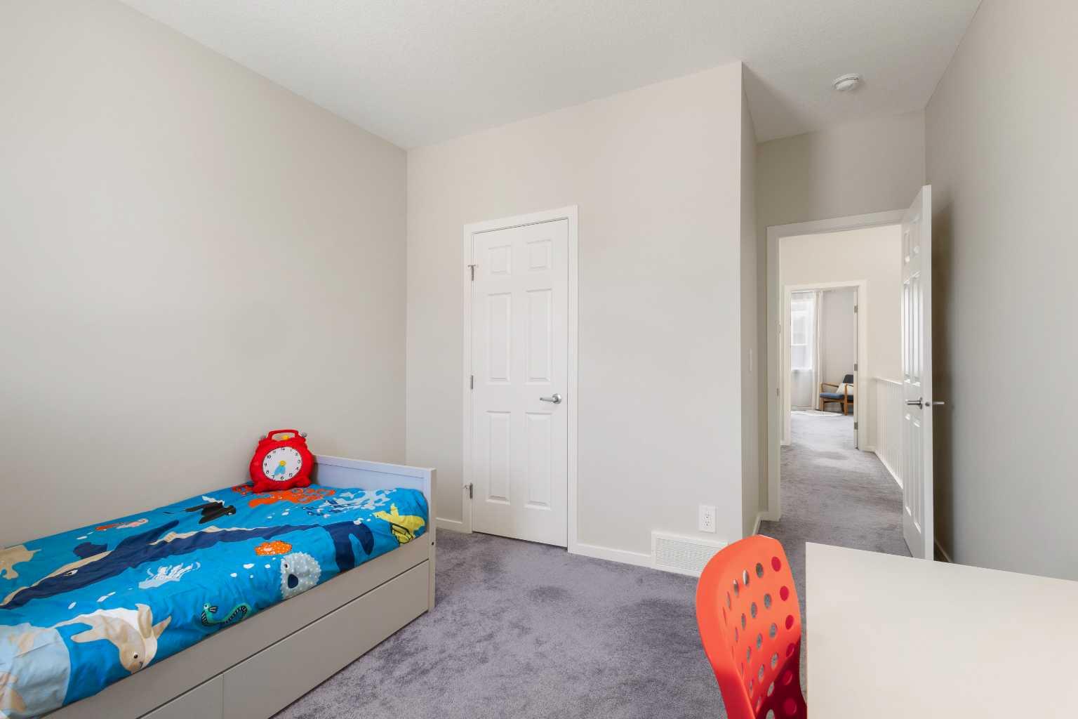 33 Carringham Heights NW