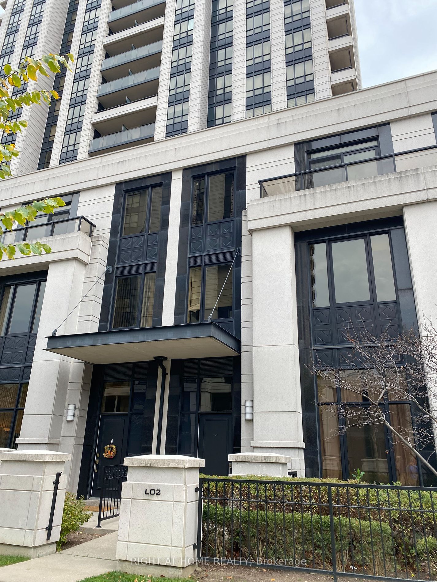 100 Harrison Garden Blvd L02