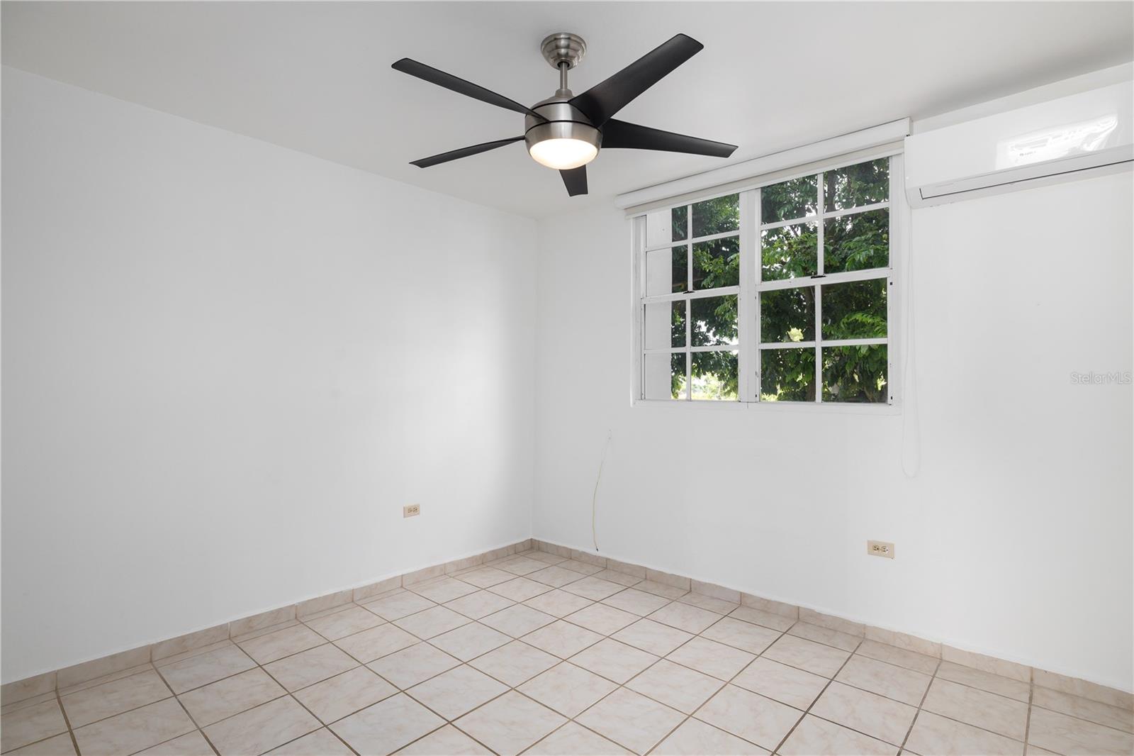 650 Calle Ceciliana 704