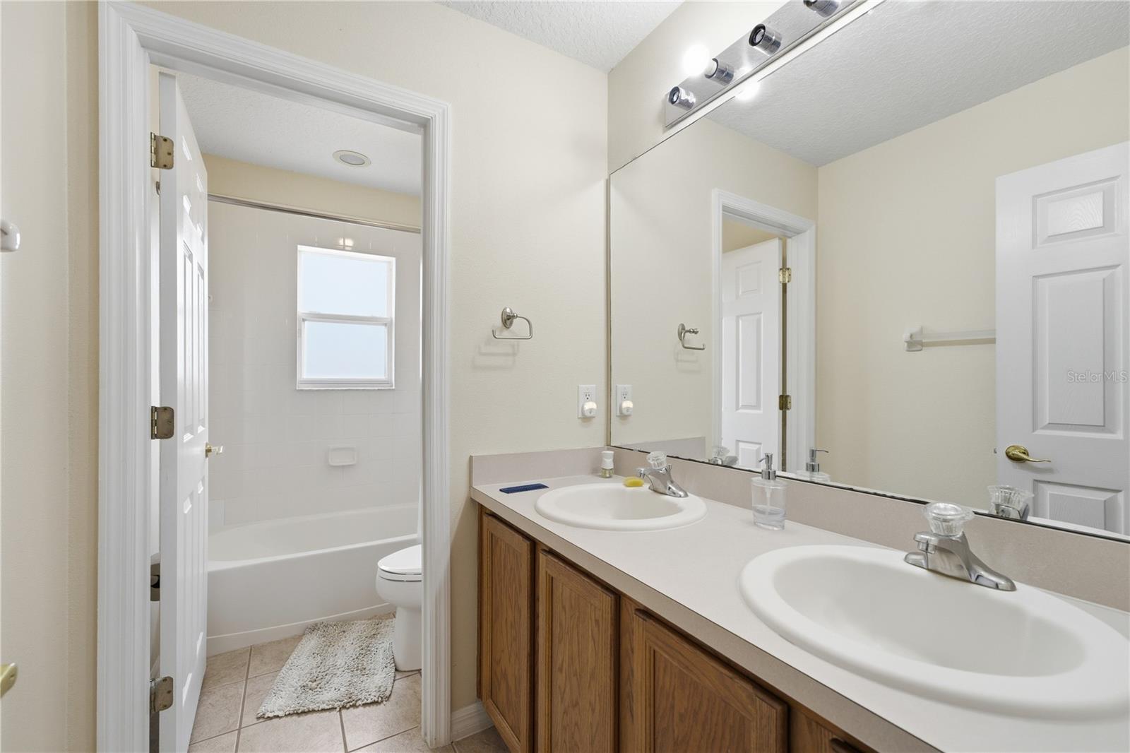 10114 Oak Crest Road