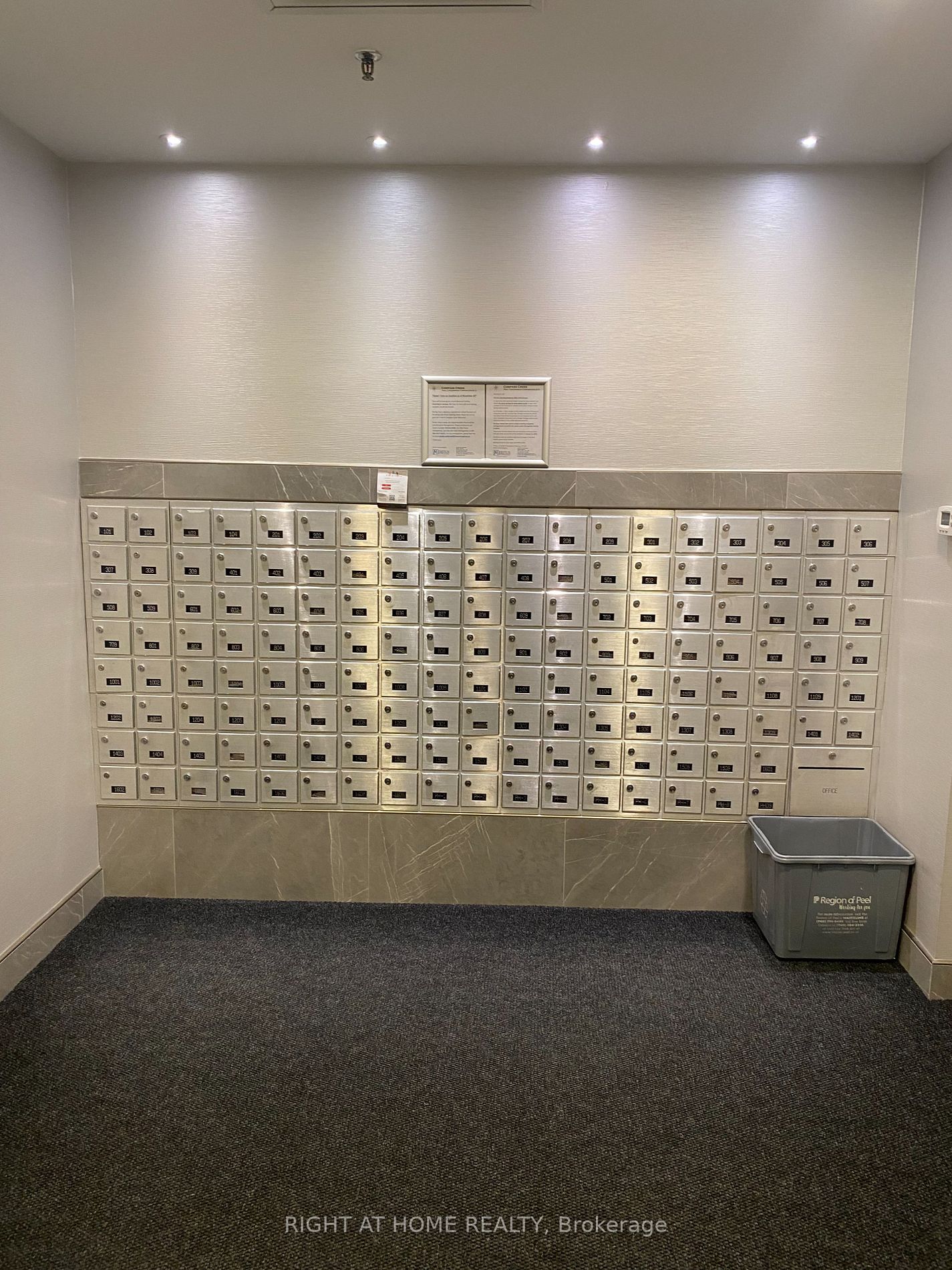 200 E Burnhamthorpe Rd 1506