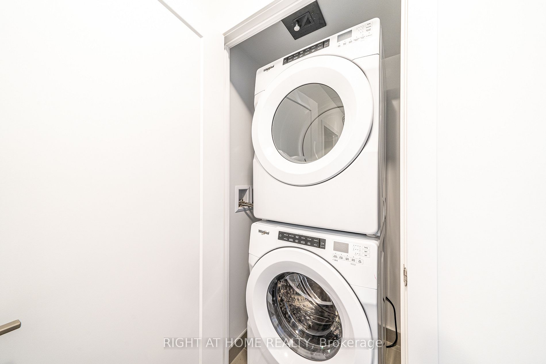2550 N Simcoe St 2015