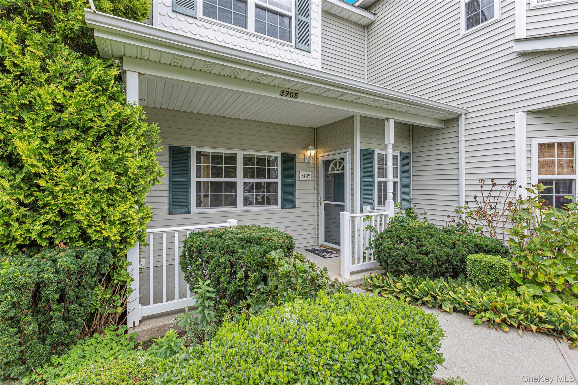 This 2 bedroom end unit ranch home is in a prime location offering maximum privacy, set back from the road, and bordering both premier golf course and pond in coveted Sunken Pond 55+ Community. Close to everything! Shopping, restaurants, vineyards, breweries, golfing, farmstands, both bay and Sound beaches, medical, and a short distance to the LIE and the South Fork! Sunken Pond's amenities include clubhouse, exercise room, media room, kitchen, bar, swimming pool and bocce courts.
