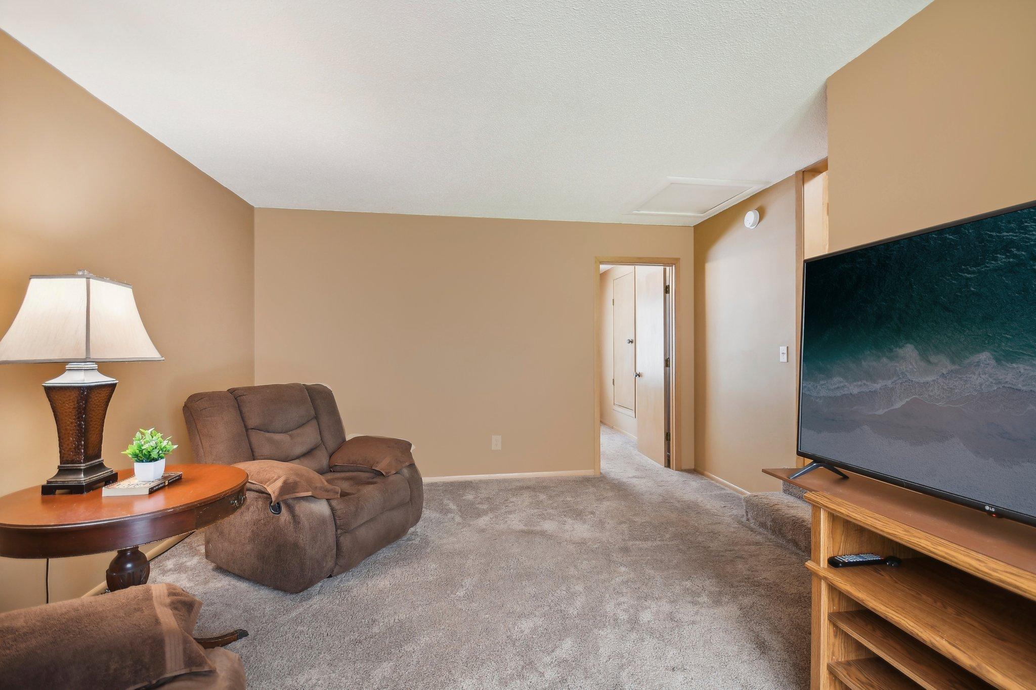 5445 Lakeview Avenue