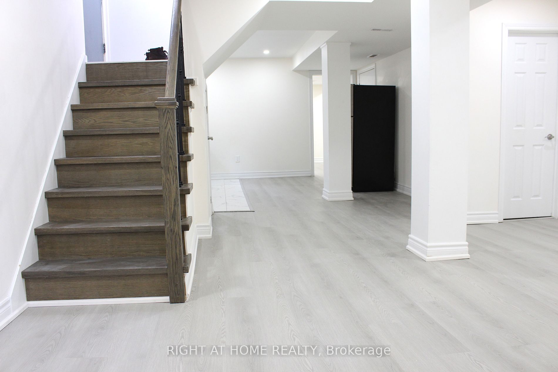 32 Clydesdale Dr Basement