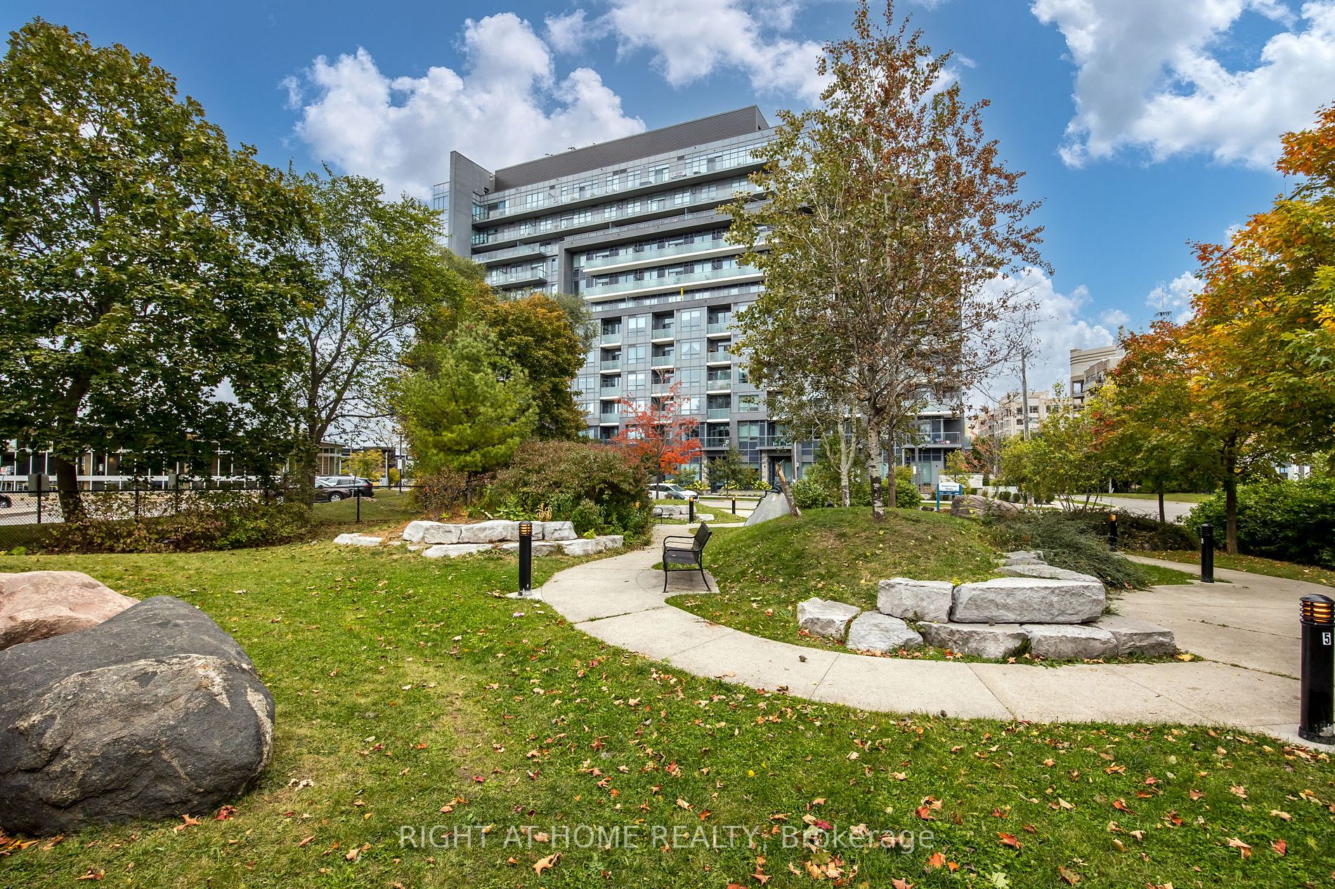 7 Kenaston Gdns 901