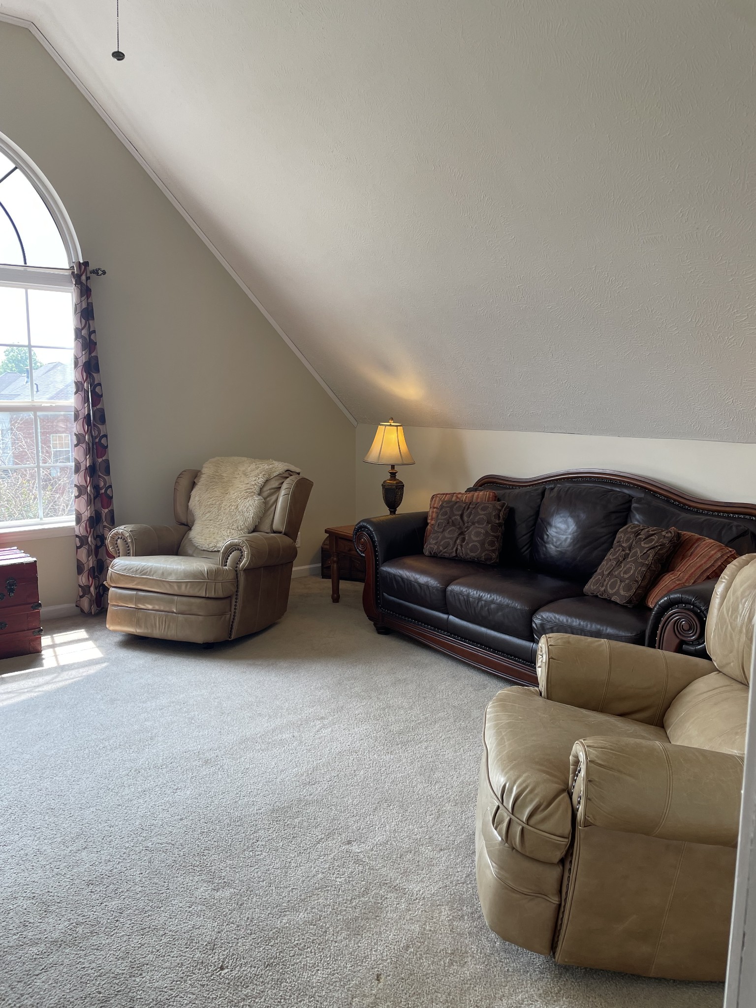 220 Iroquois Dr