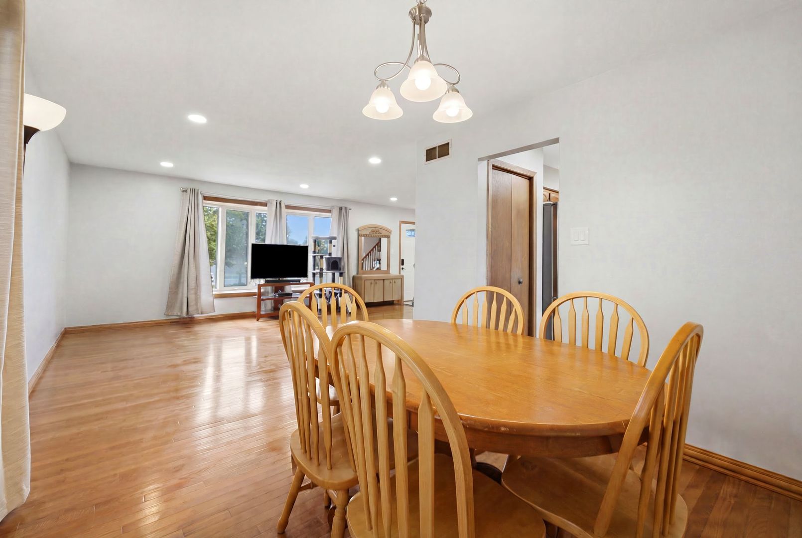 8612 Carriage Lane