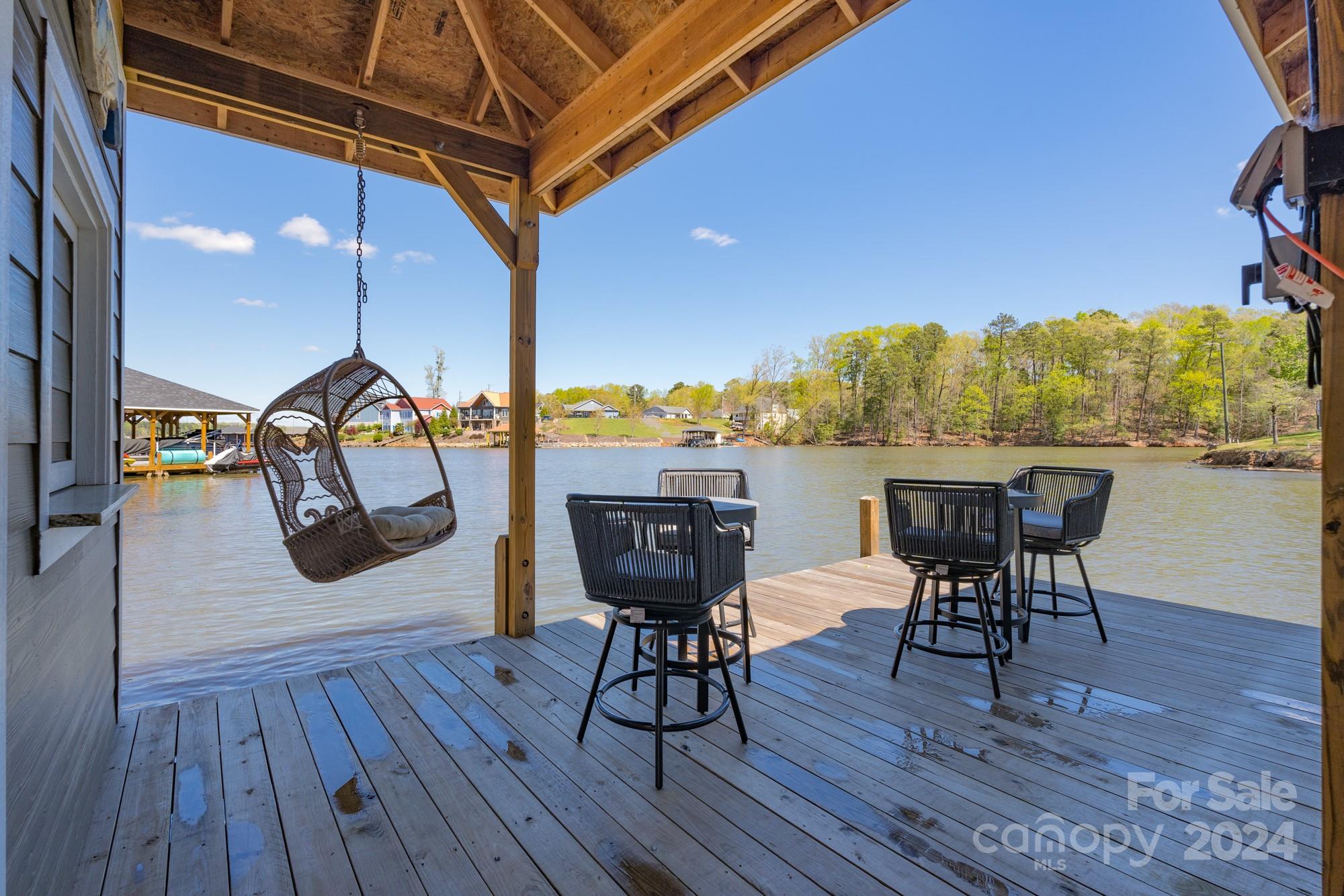 376 Landing Trail