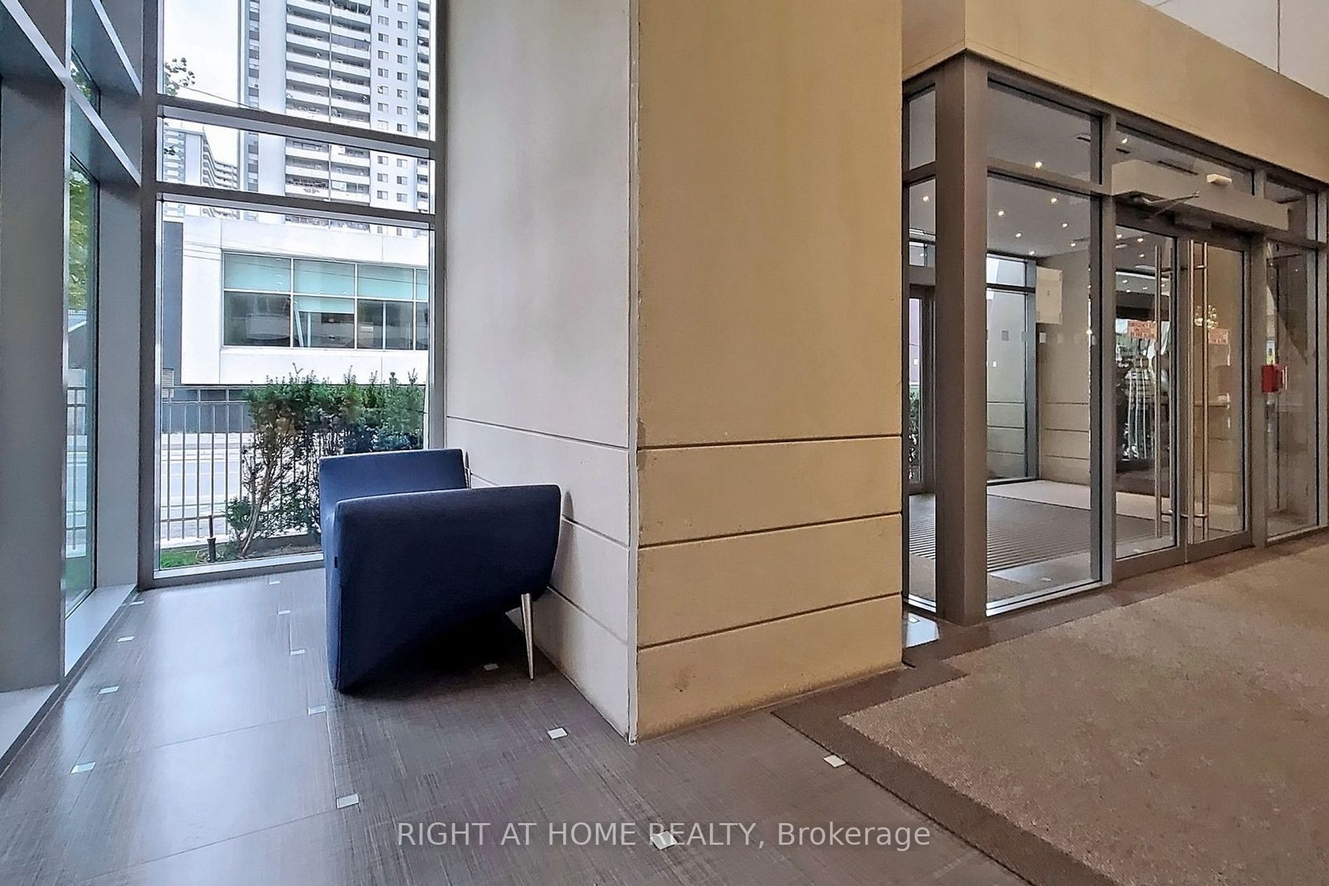 500 Sherbourne St 2402