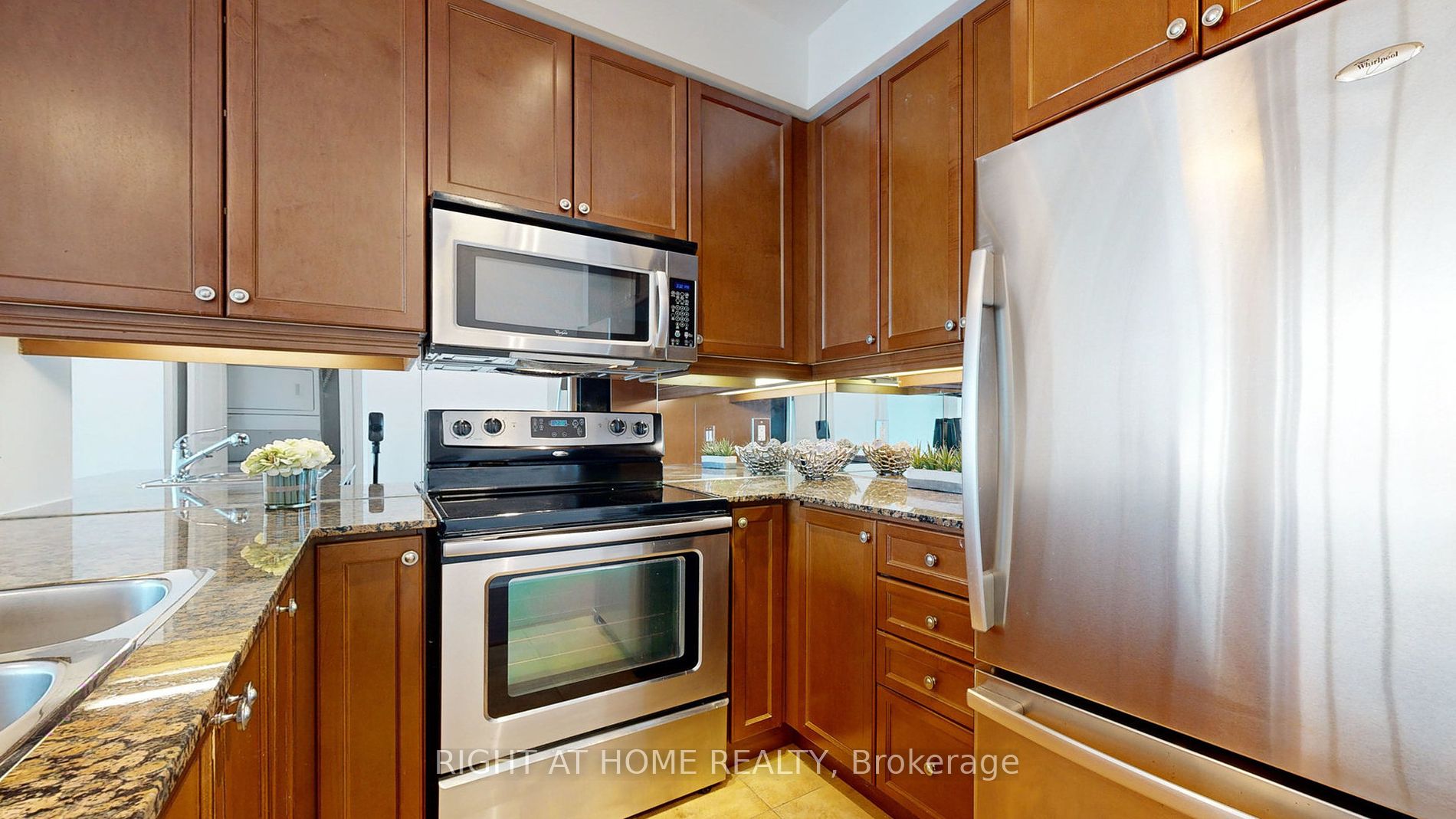 10 Bloorview Pl 1706