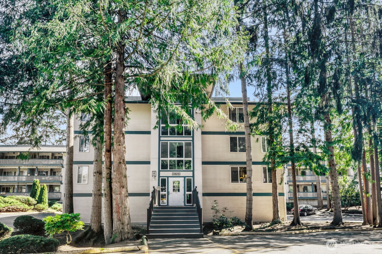 5620 5620 200th Street SW A101, Lynnwood, WA 98036