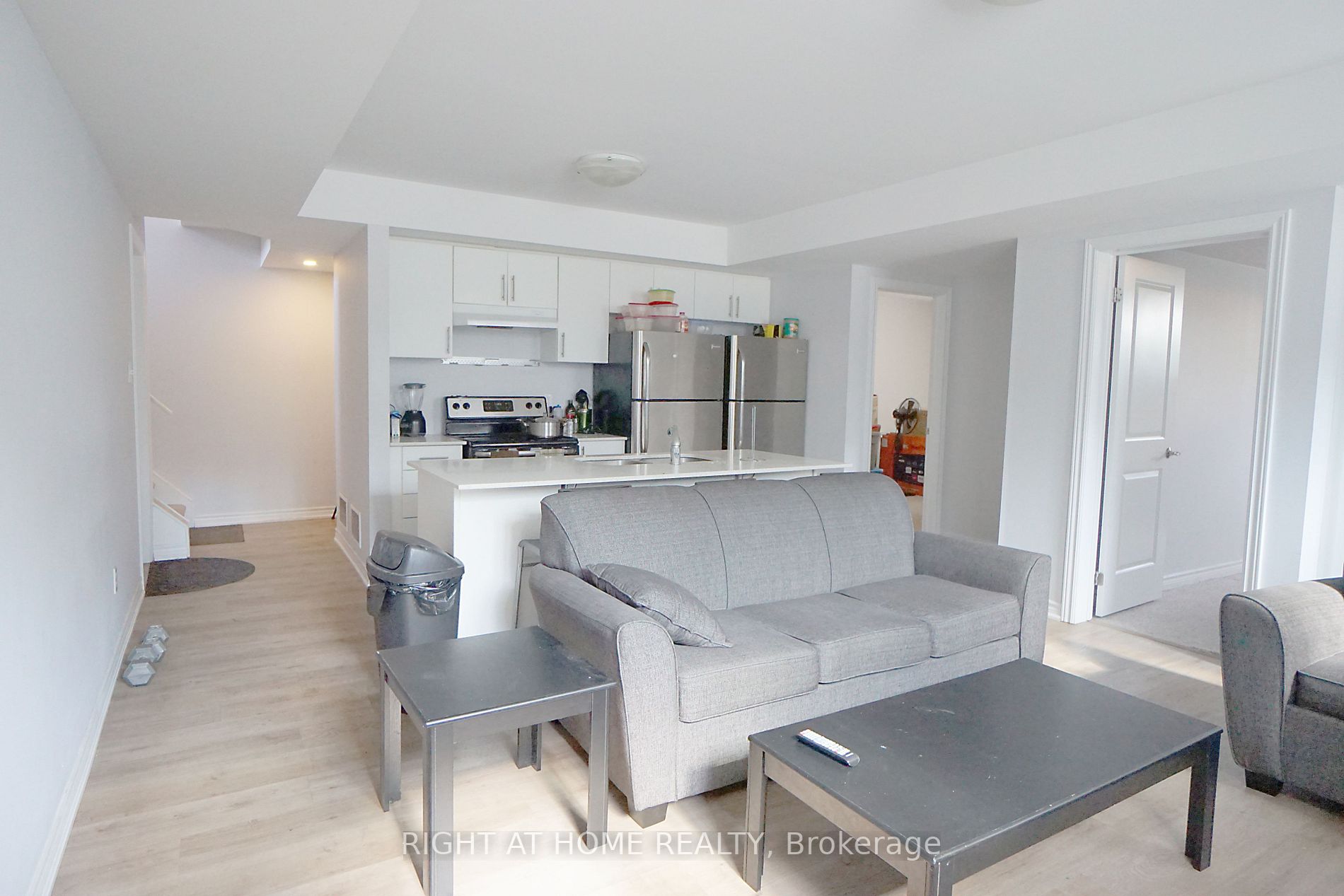 246 Penetanguishene Rd 8