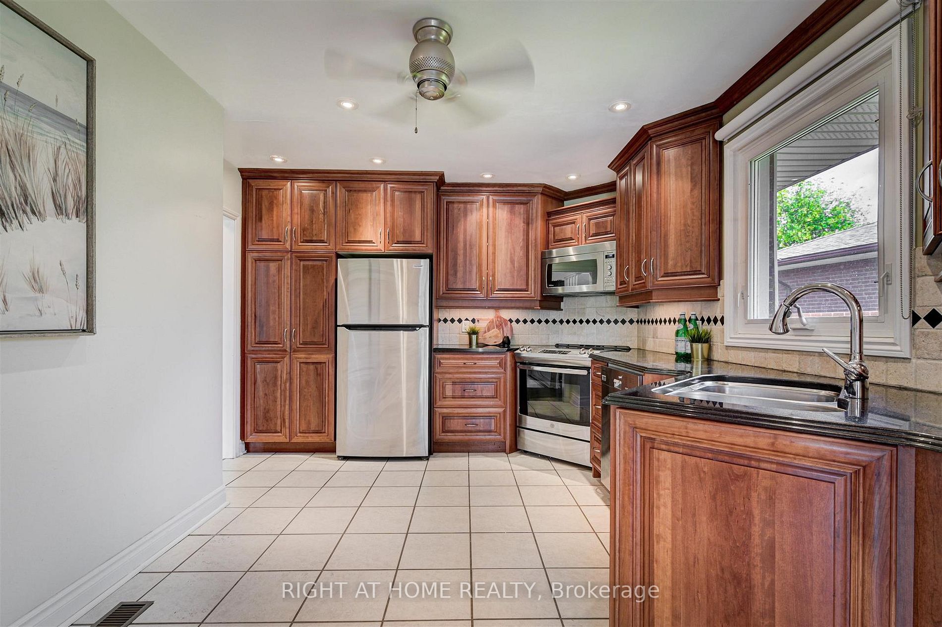 34 Ruscica Dr
