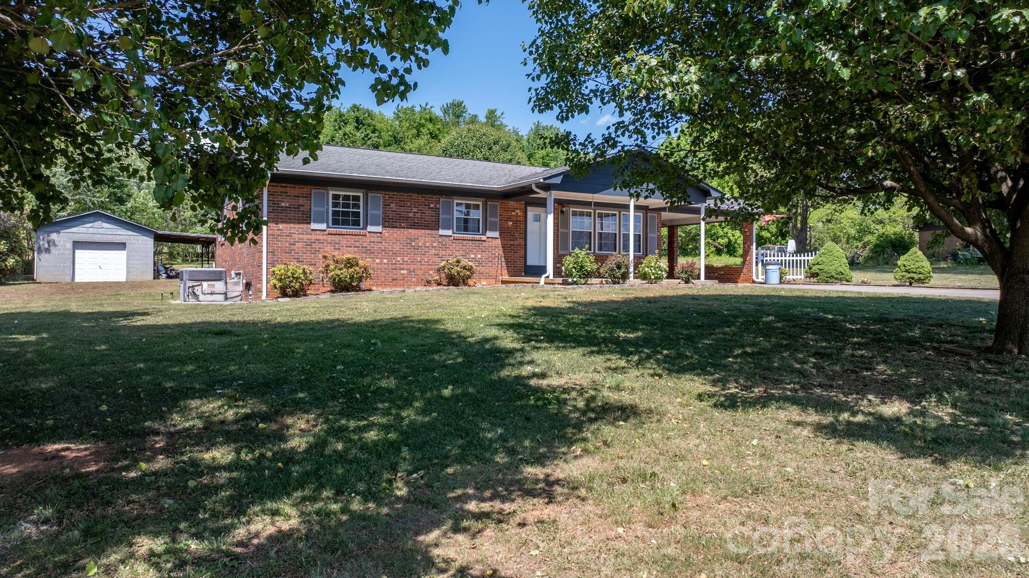 1109 Windsong Circle