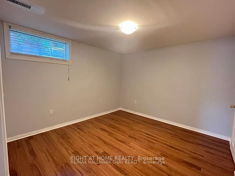 31 Forest Dale Dr Lower L