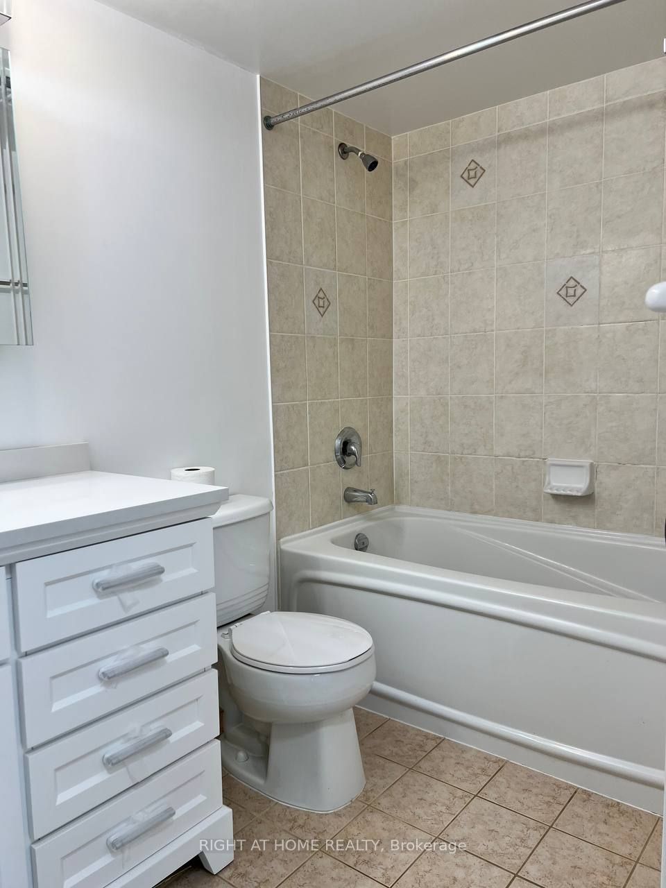 11 Oneida Cres 1202