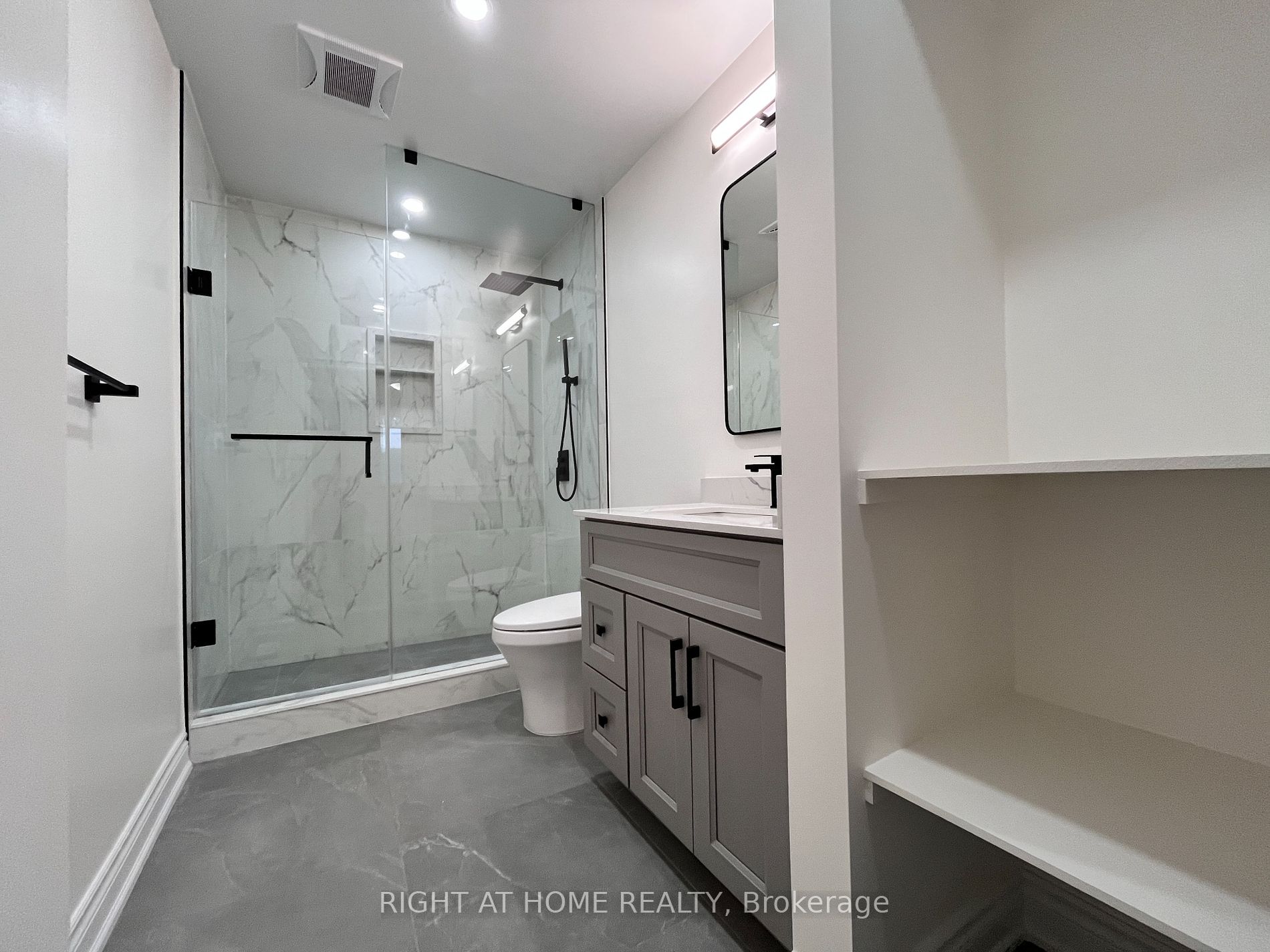 195 N Taylor Mills Dr Upper