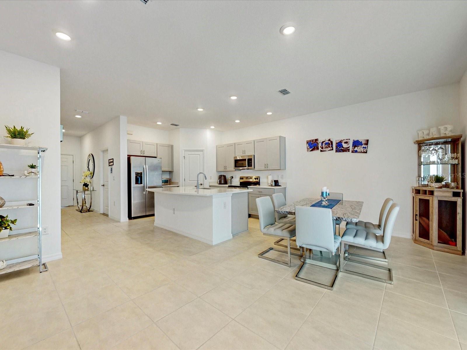 3002 Canary Avenue