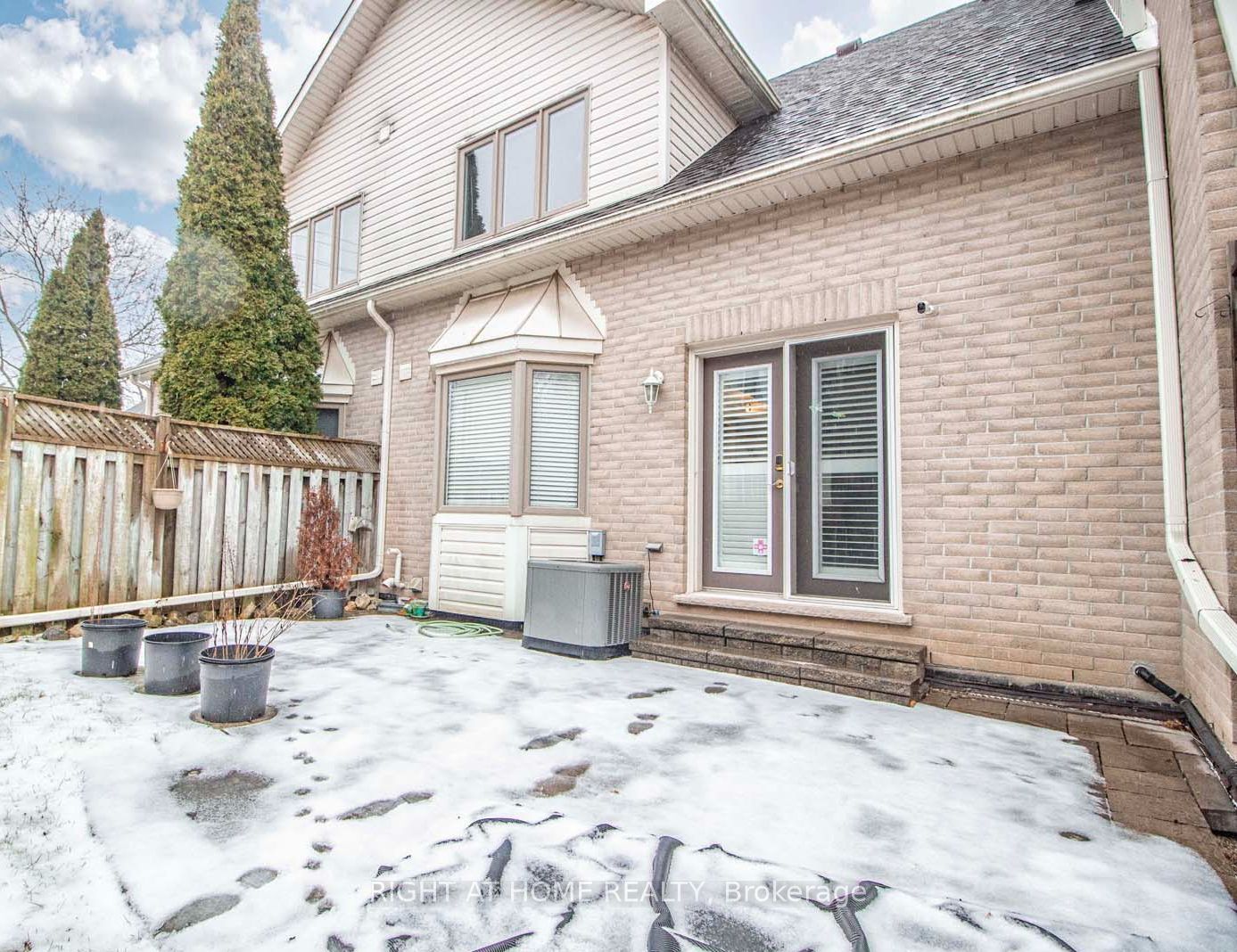 3243 New St 10