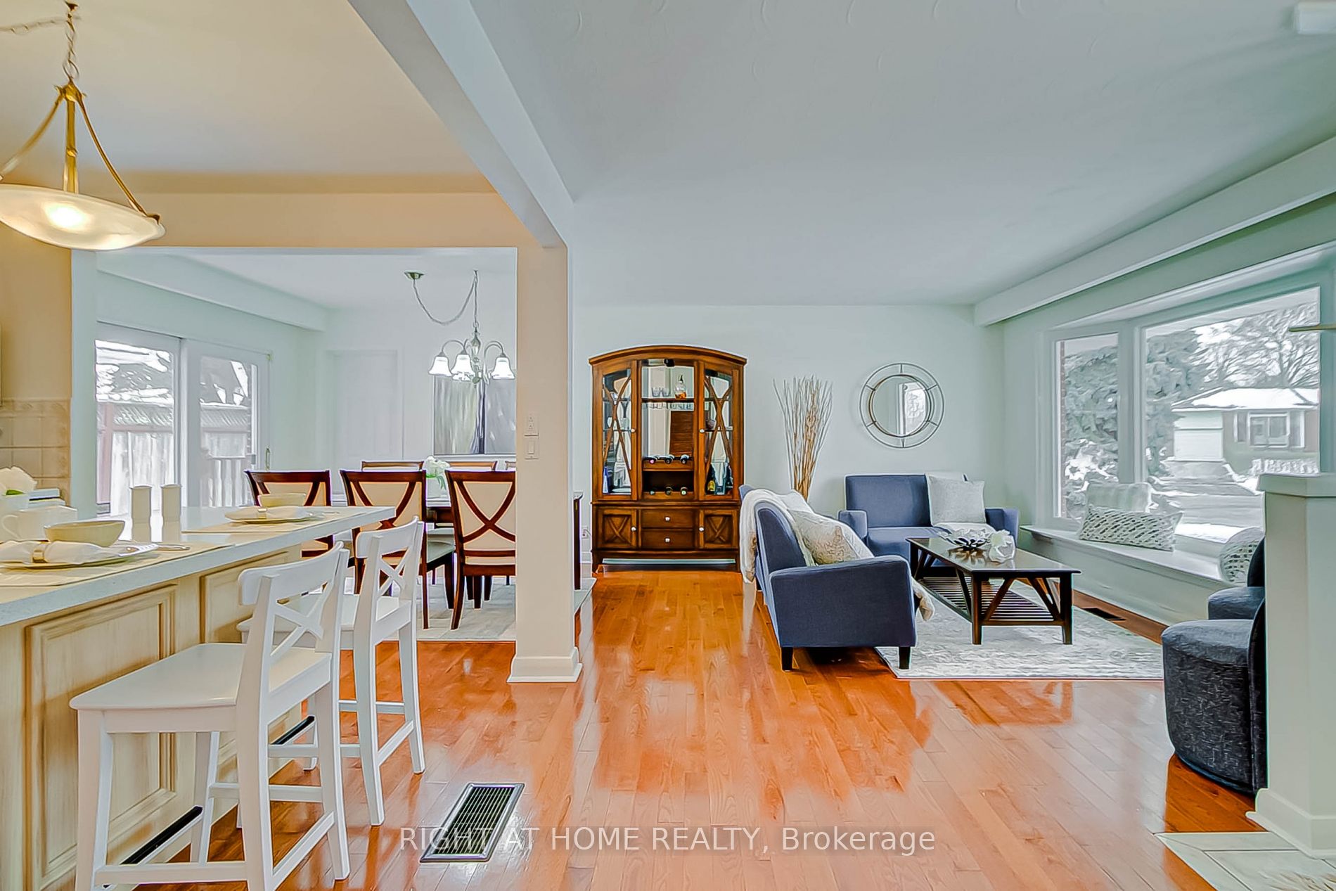 130 Cultra Sq