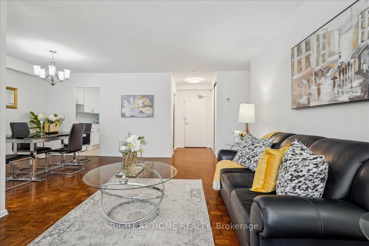 15 La Rose Ave 115