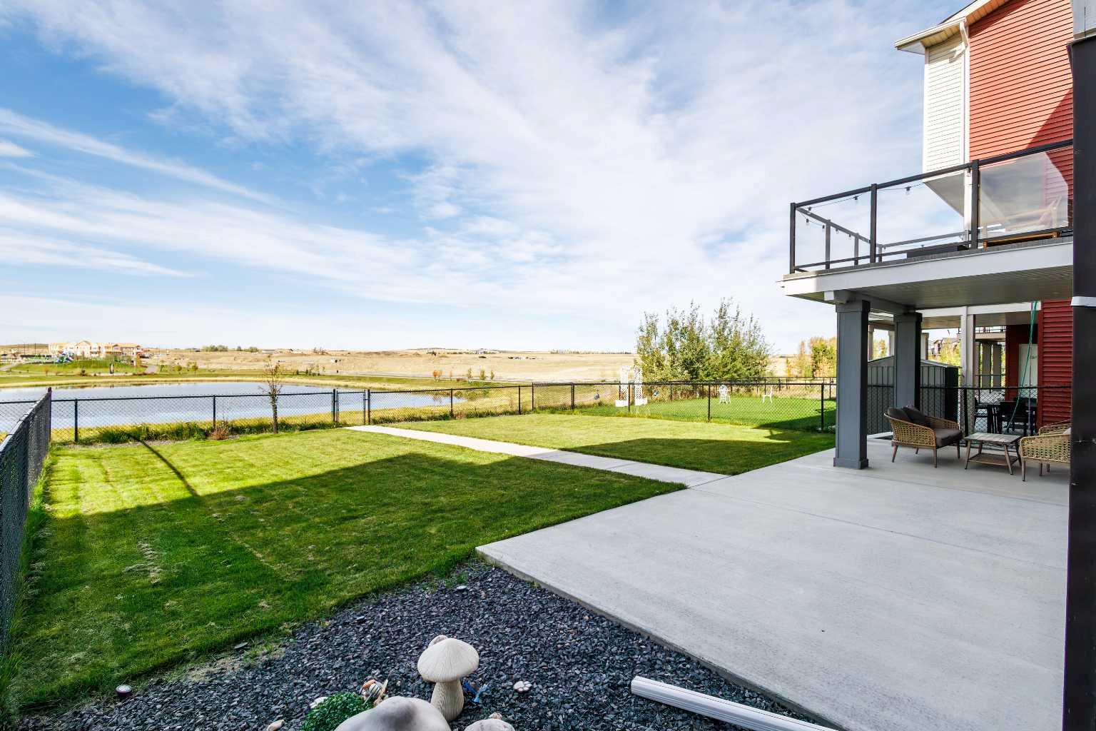 335 Lucas Way NW