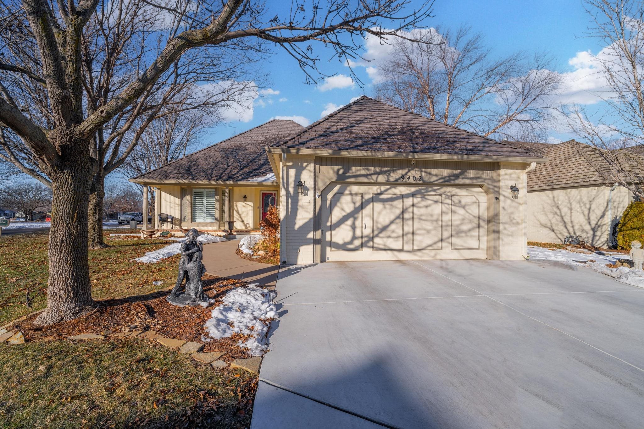 9402 E Woodspring St