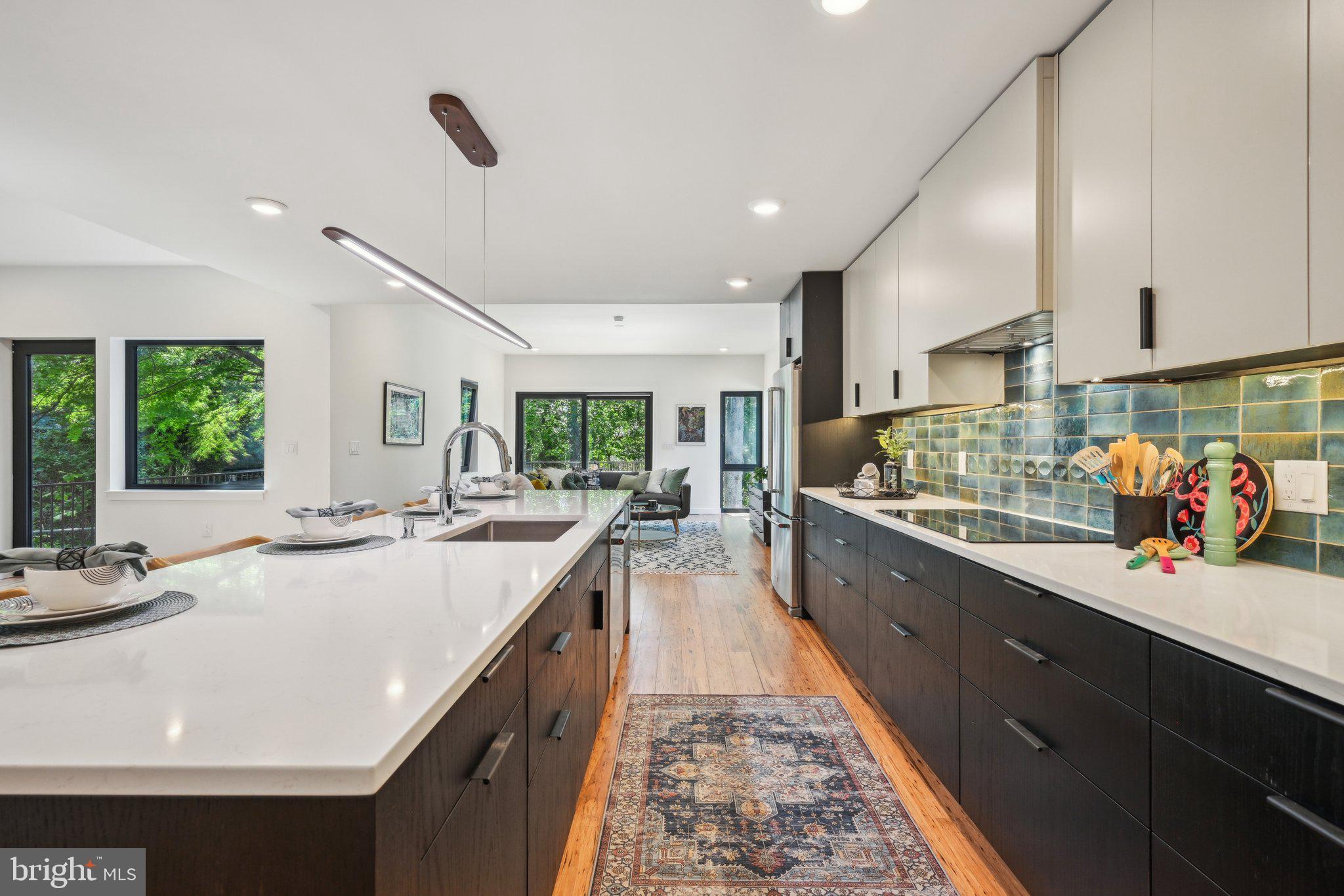 139 W Mount Pleasant Avenue