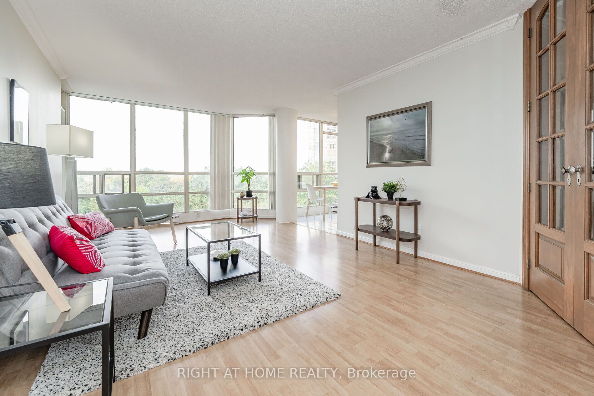 45 Kingsbridge Garden Circ 503