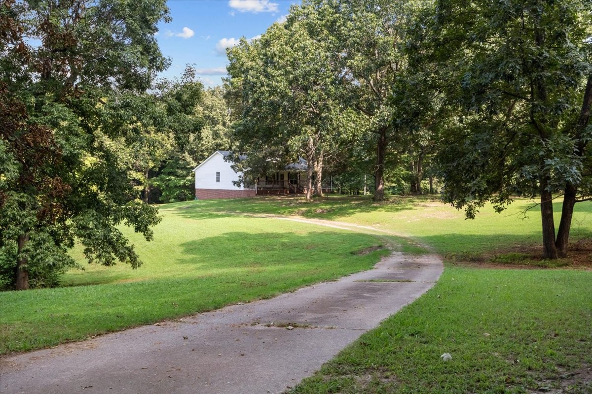 414 Valleywood Dr