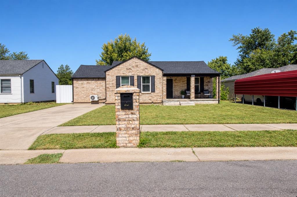 Welcome to 1341 Williams Dr! This 3-bedroom, 1-bath home offers 1,311 sq ft of comfortable living space with a newer roof and mini-split systems throughout. With a little cosmetic updating, this home has plenty of potential to make it your own. Conveniently located near shopping, dining, major highways, and just minutes from Downtown OKC. A great opportunity for a homeowner or investor schedule your showing today!