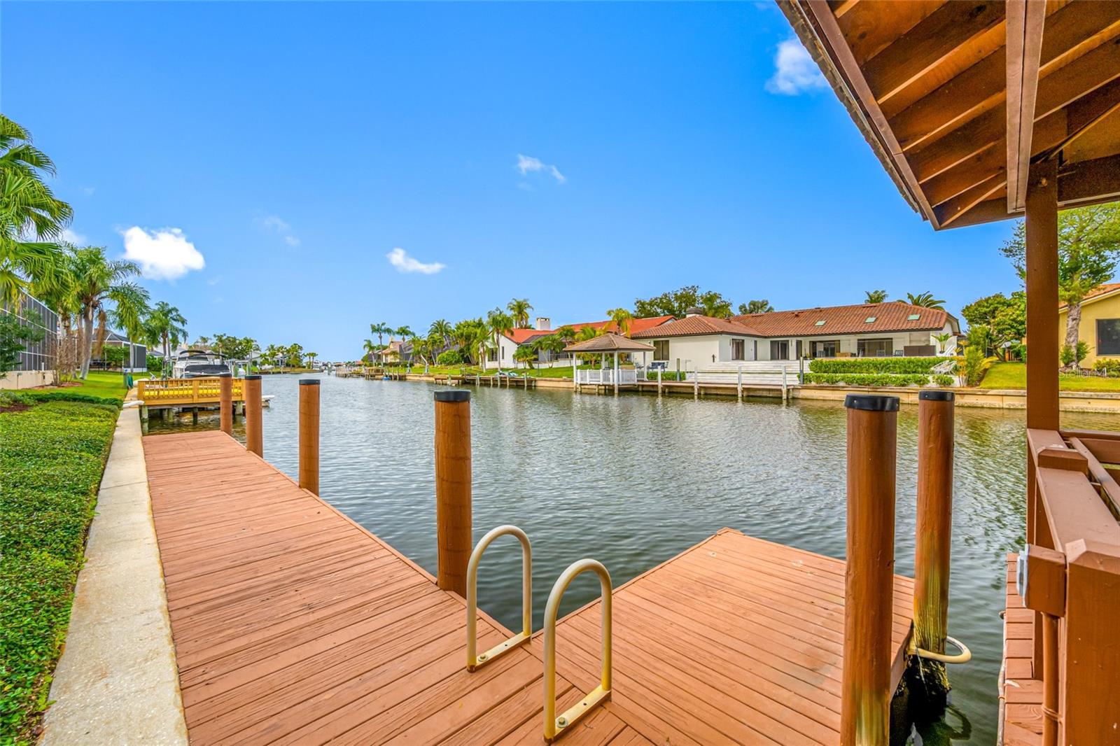 9807 Compass Point Way, Tampa, FL