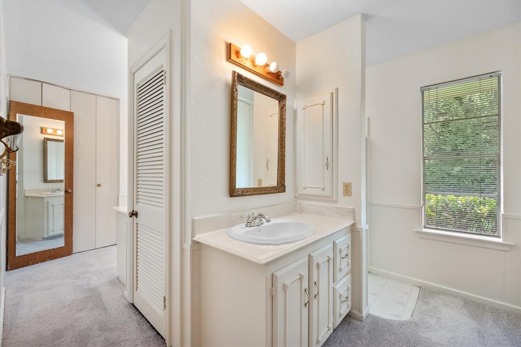 1101 Greenbriar Lane