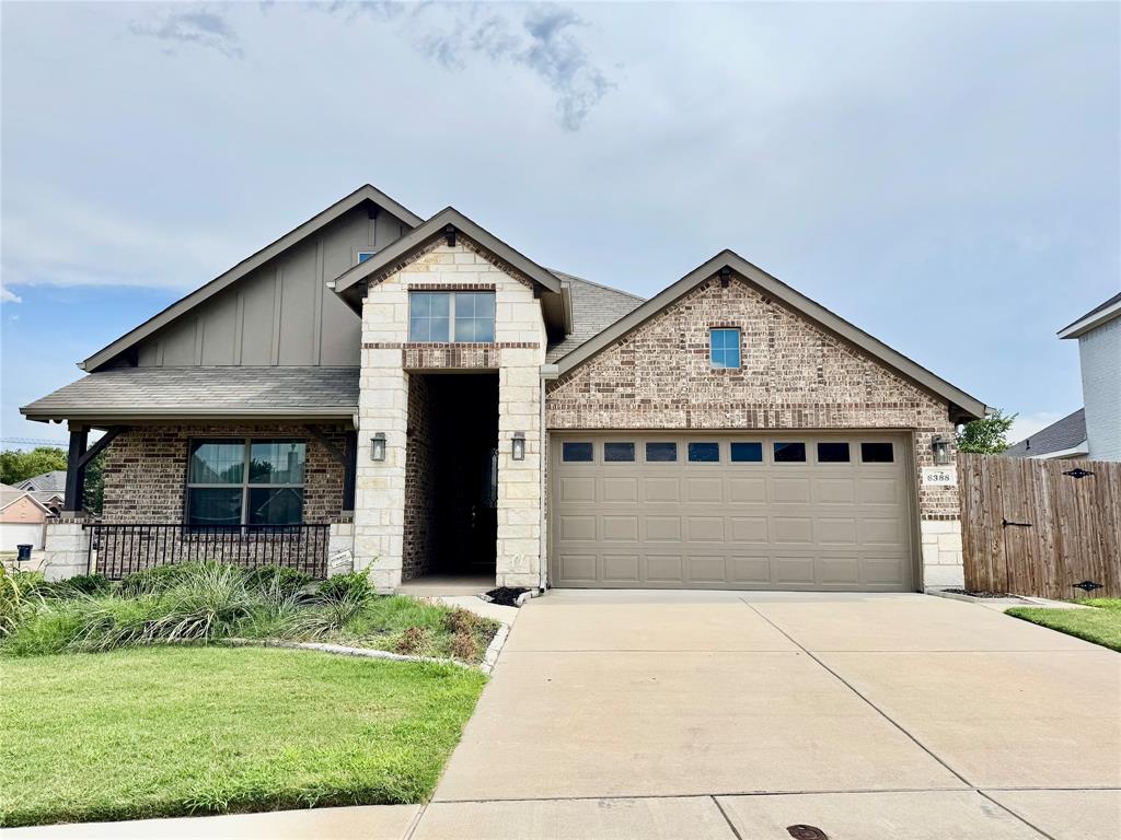 MUST SEE!! This beautiful home features an open floor plan with high ceilings and lots of natural light, large kitchen area with plenty of cabinets space, walk in pantry and much more.  Master features decorative wall, double sink vanity with garden tub and a tiled walk in shower, and walk in closet.  Split bedroom with decorative walls.  As you enter this home you are greeted with a nice high ceiling covered front porch for those relaxing afternoons and landscaped front yard with many options for you to redesign your own garden.