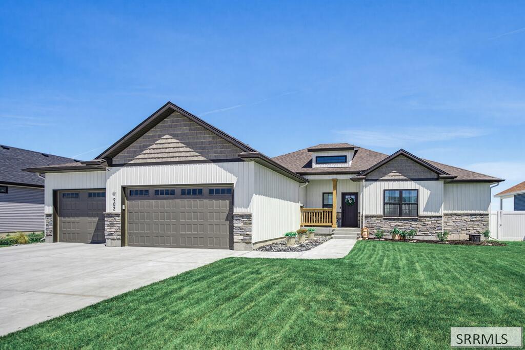 902 Jack Ln