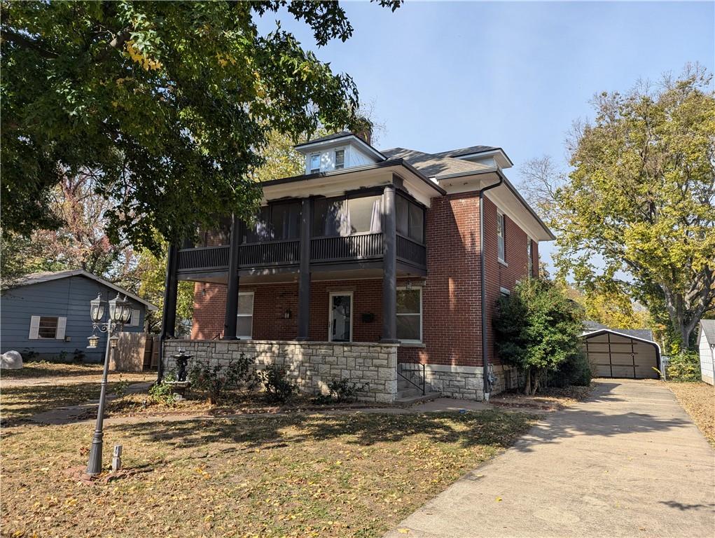 612 W Cherry Street