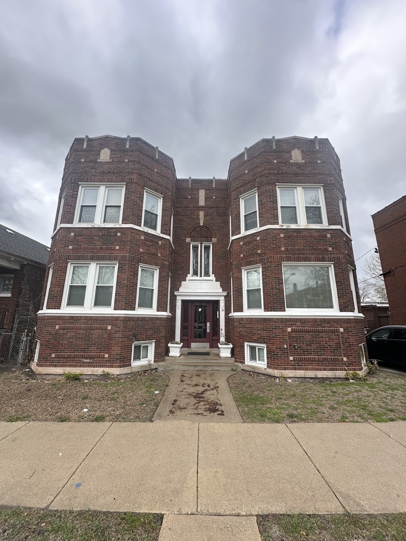 Lovely 2bed 1bath unit, gleaming tile floors, spacious bedrooms, new appliances including microwave and dishwasher. There is central air, tenants pay their own utilities. Vouchers Accepted.