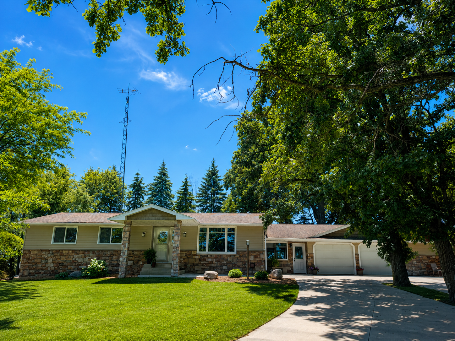 Just Listed! 5121 Highway 30 E, Blooming Prairie, MN