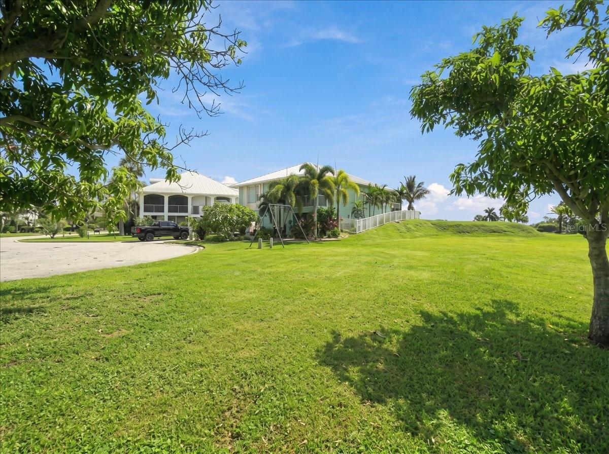 71 Island Court