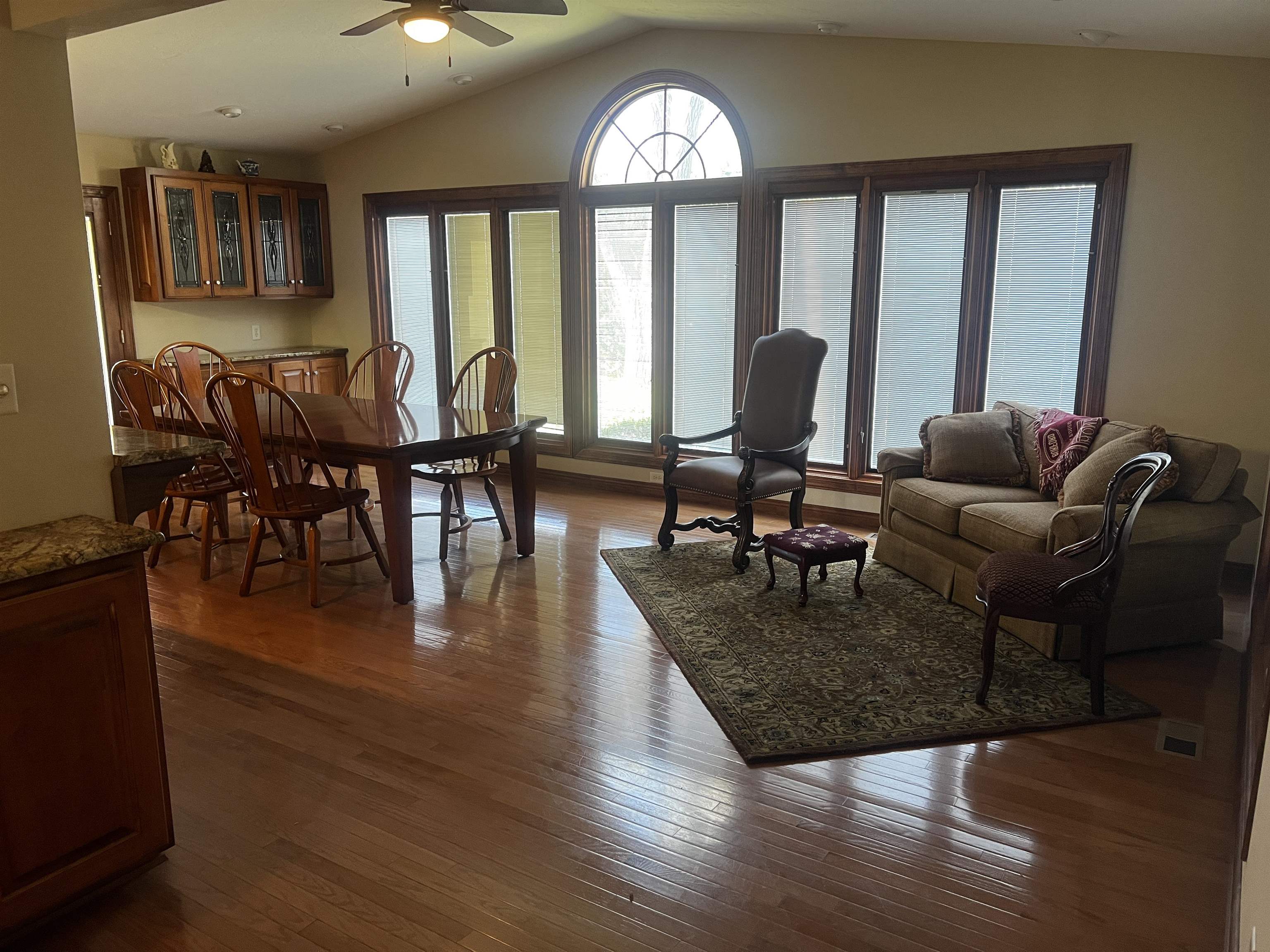 2305 N Squirrel Run