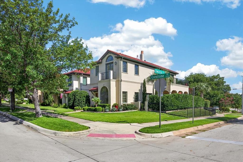 3700 Crestline Road