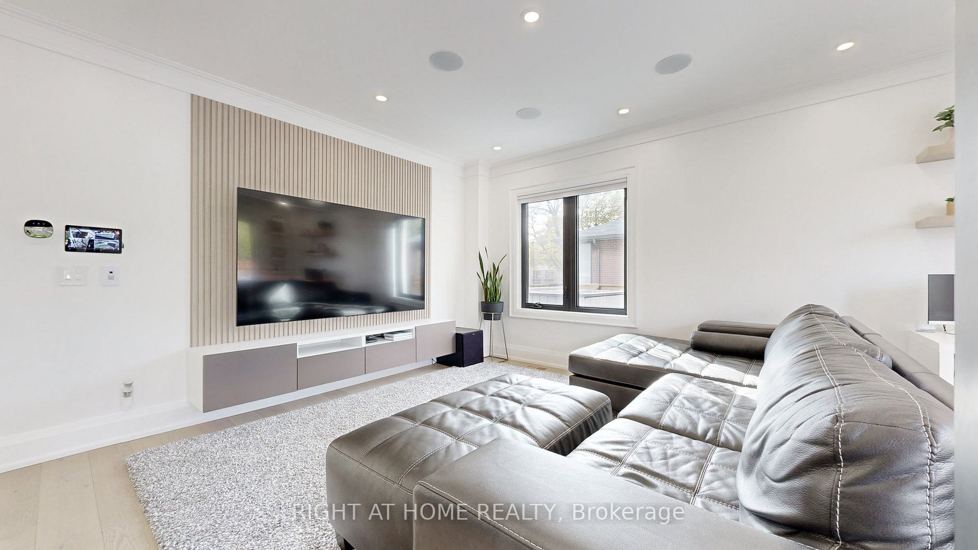 36 Littlewood Cres