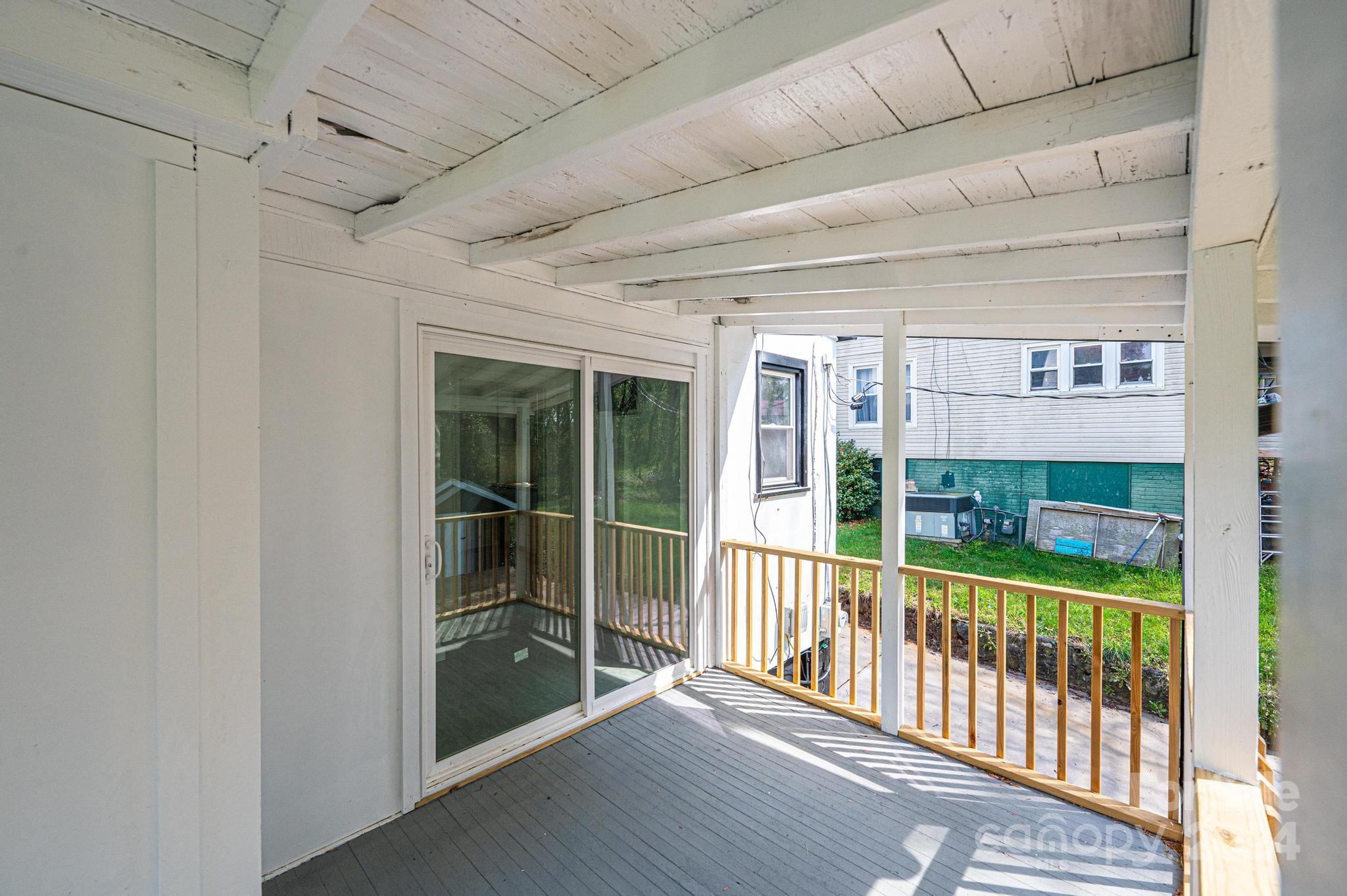 332 2nd Street Place SE