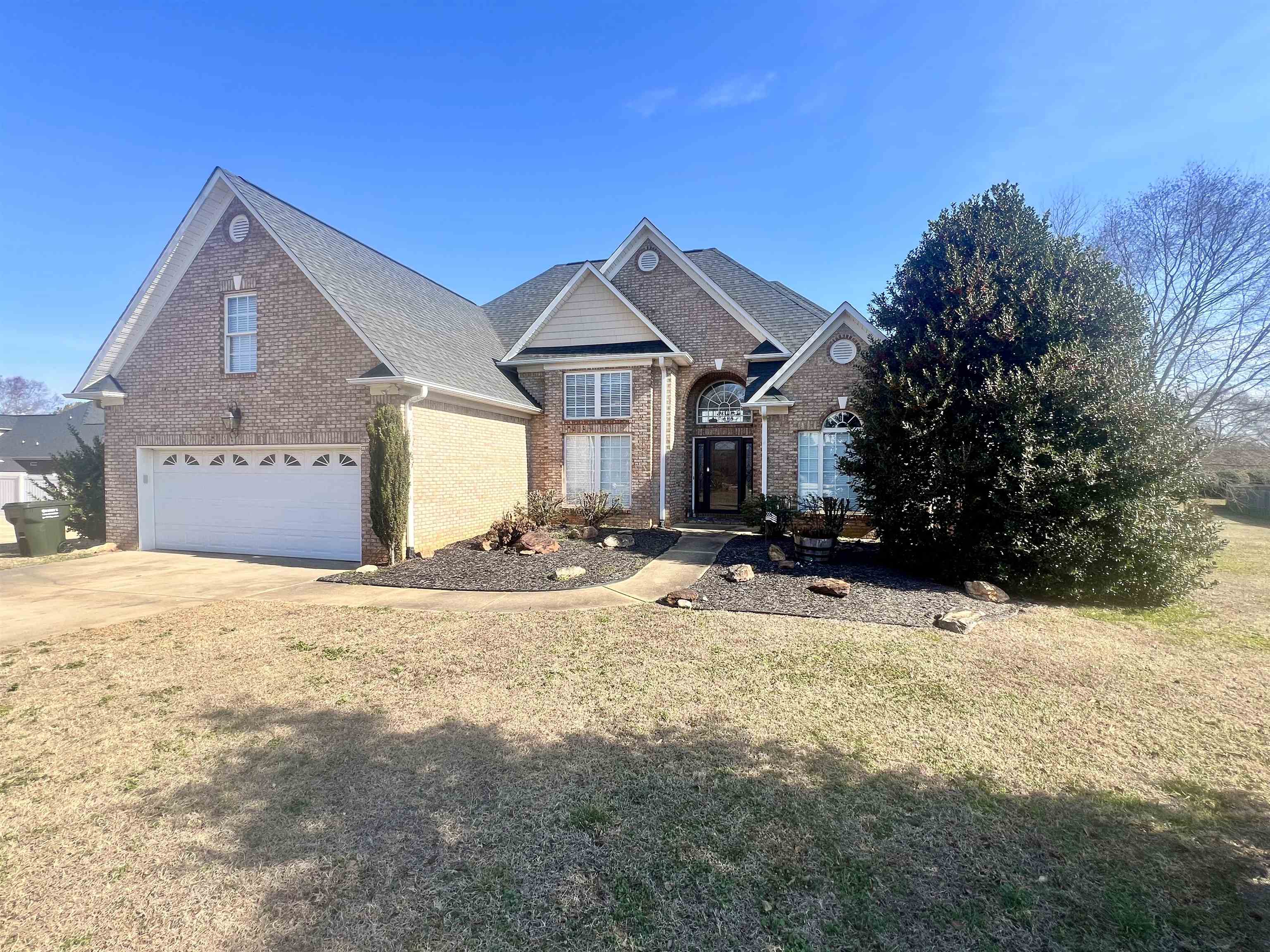 Forever Home!  This is the first thing I think of when I see this home that checks all the boxes.  You will walk into a spacious living room with high ceilings and open floor plan.  To the right you will see the Owners Suite with plenty of furniture flexibility, barn door going to bathroom, walk-in closet, his and her vanities, jetted tub and tile shower.  The kitchen is huge with tons of cabinet space, counter space and center island.  The kitchen is accompanied by a breakfast area and formal dinning space.  The 2nd, 3rd and 4th bedrooms are also spacious with plenty of closet space.  You don't want to miss this opportunity to find your forever home!!