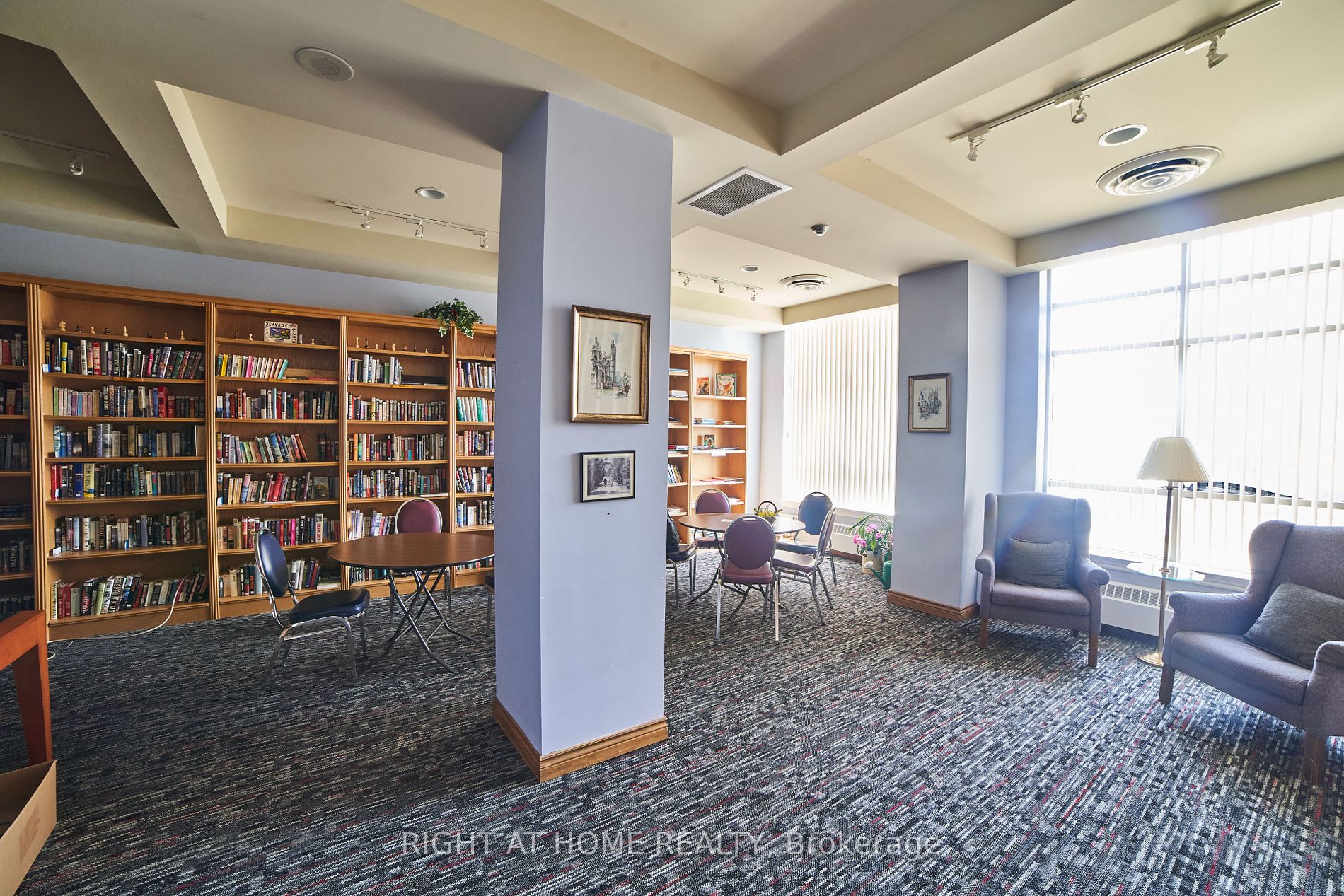 1700 E Eglinton Ave 609