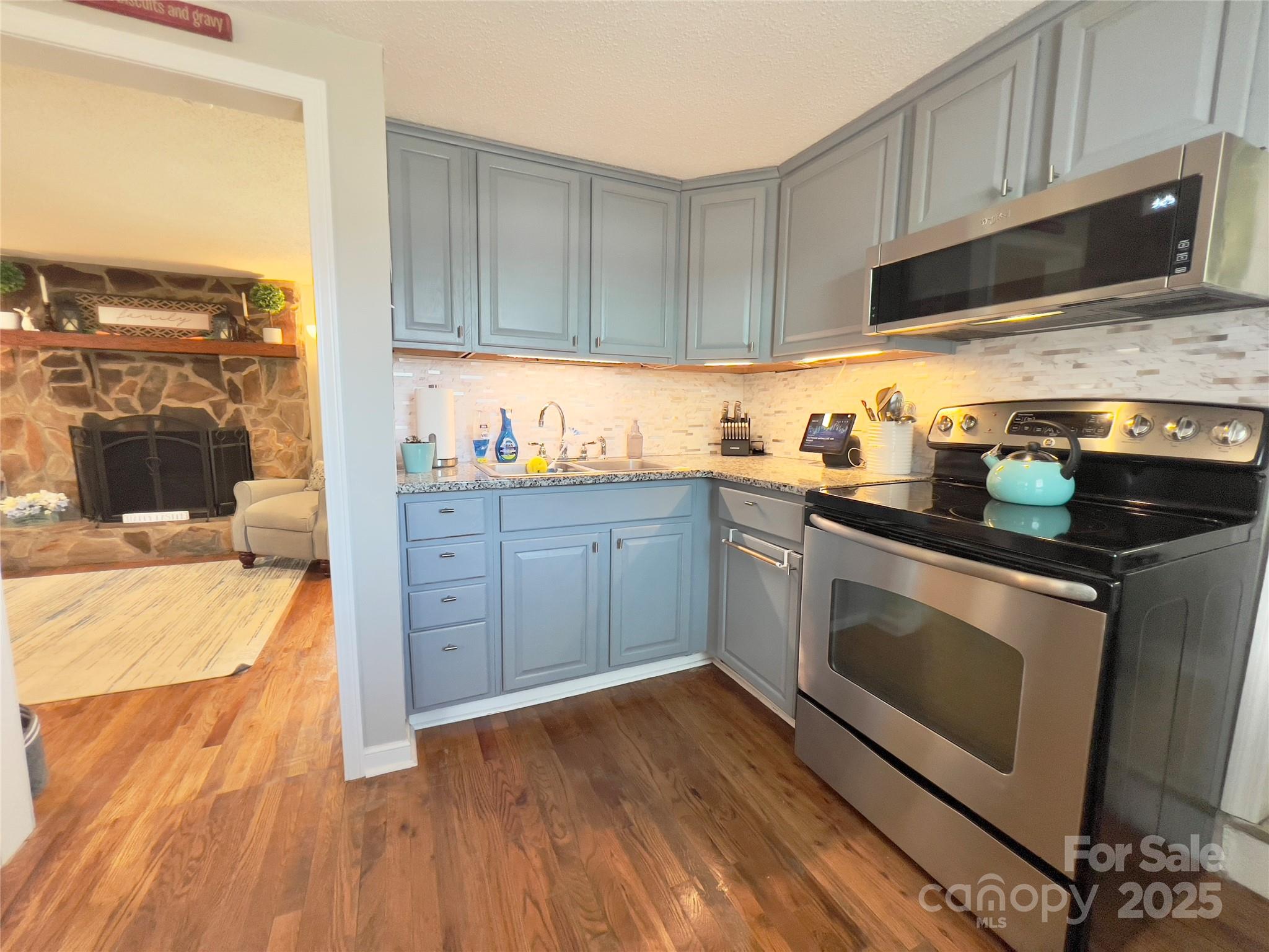 2594 Baker Circle