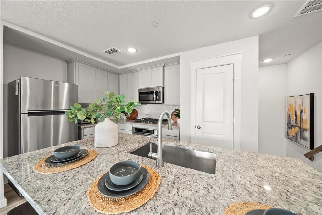 3039 Tenor Way